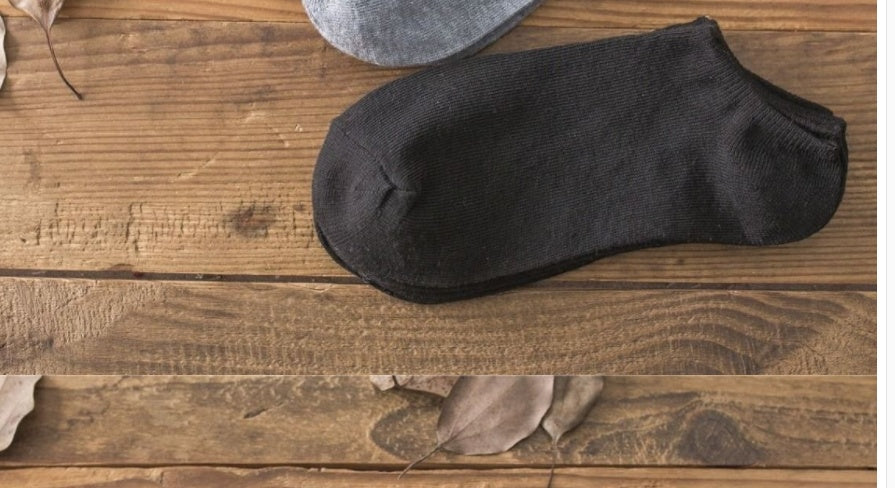 Trendy Korean Style Men’s Socks – Fashionable & Comfortable Everyday Wear